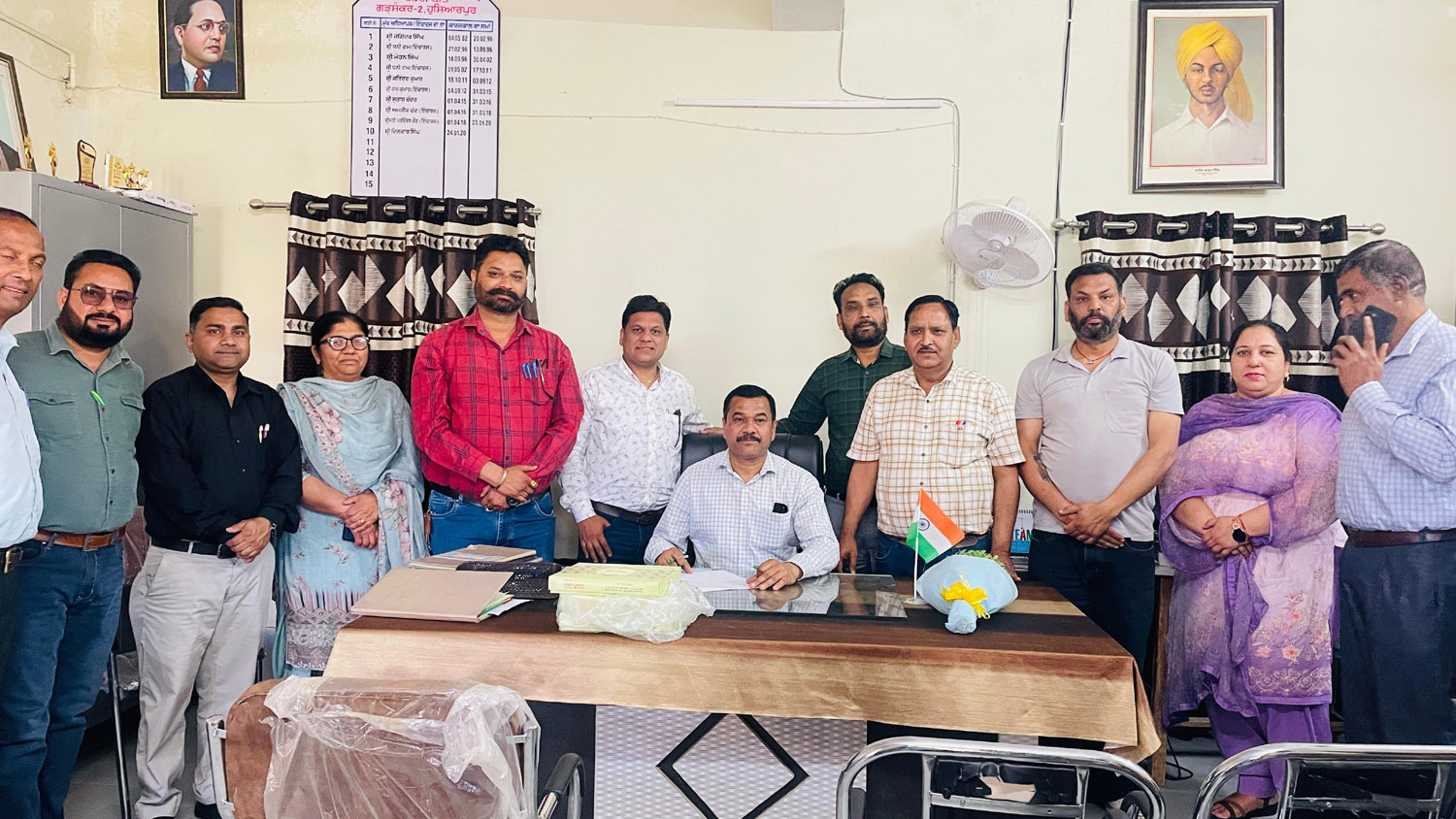लखविंदर सिंह सरकारी हाई स्कूल, पंडोरी बीत में प्रधानाध्यापक के रूप में शामिल हुए।